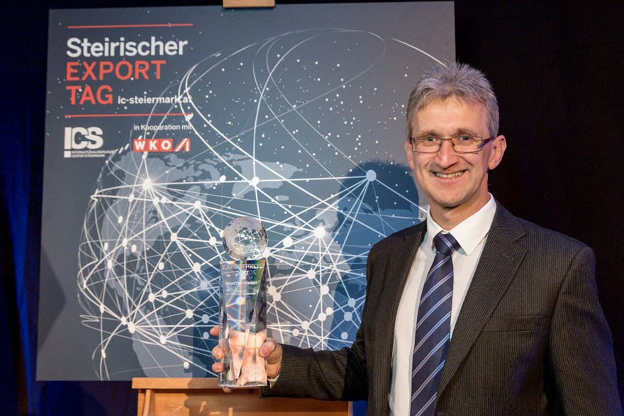 DEWETRON wins the Styrian Export Award and Raimund Trummer accepts the trophy